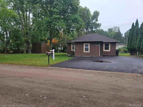 730 Highlander St, Lake Orion, MI 48362