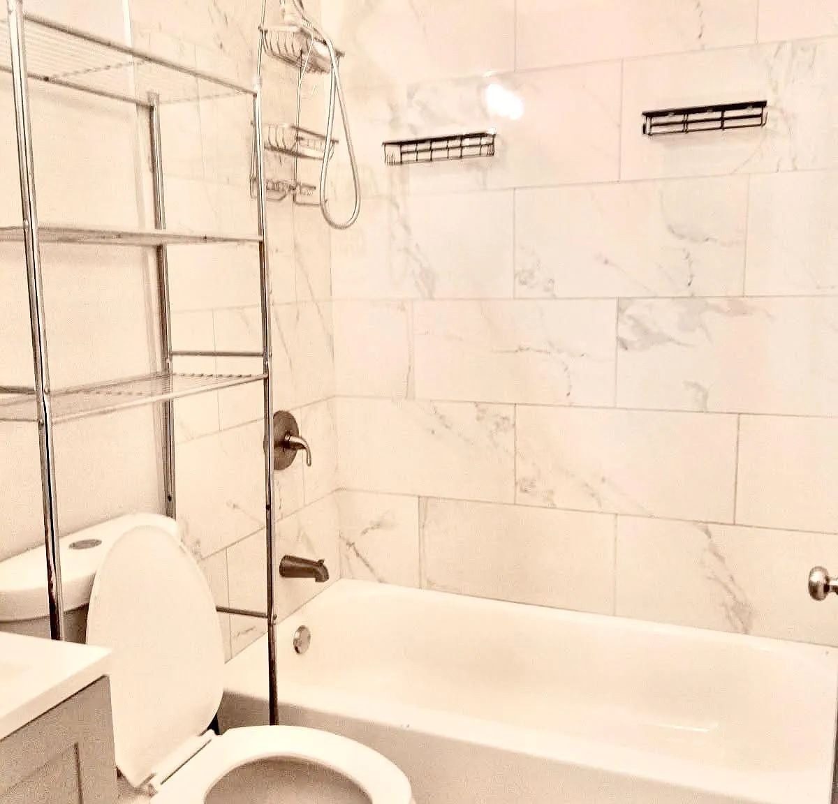 3 bed, 960 sqft, $2,200 — Photo 4
