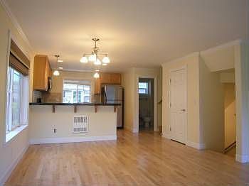 4th image of 1138 15th Ave #A