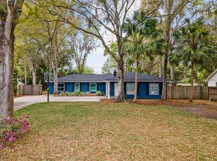 19906 Longleaf Dr, Lutz, FL 33548
