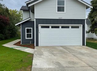 627 E St #A, Blaine, WA 98230