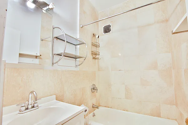 Rented by Platinum Properties | media 3