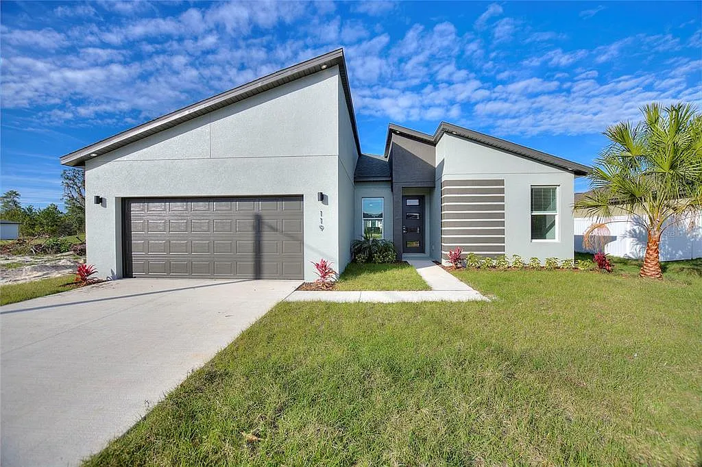 4 bed, 2.0 bath, 1670 sqft, $1,985 — Photo 1