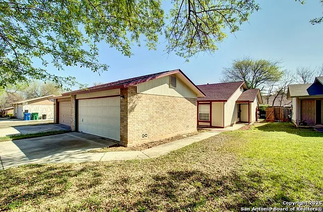 Building Photo - 1346 Bayou Dr