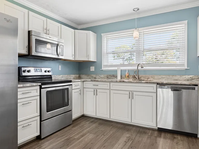 29 Adriatic Ave — Photo 13