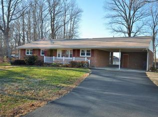 3657 Briarmeade Rd, Greensboro, NC 27405