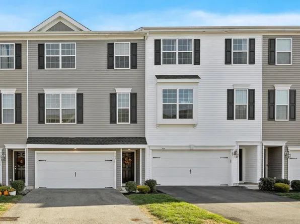 103 Edgewater Ct, Quakertown, PA 18951