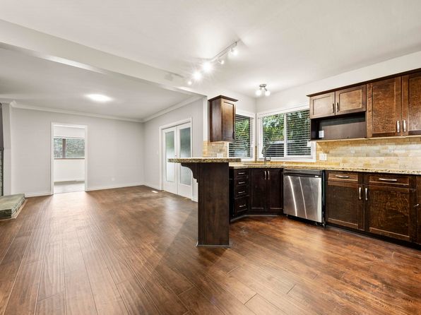 3 bedroom rental in Surrey — photo 9