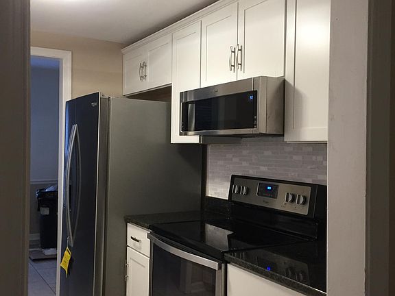 New Kitchen cabinets and appliances