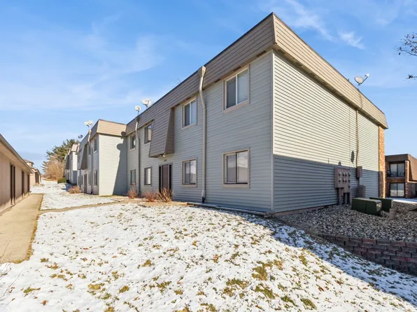 4749 Woodland Ave Unit 4, West Des Moines, IA 50266
