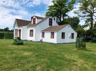 157 Hickory Rd, Mastic Beach, NY 11951