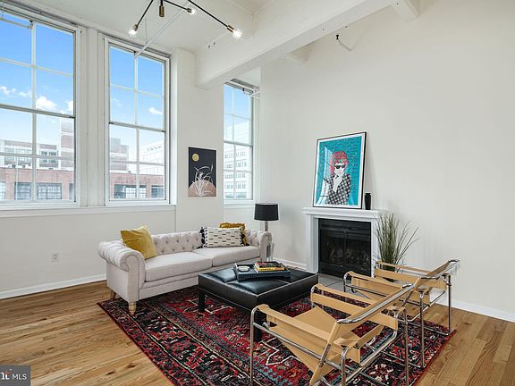 2nd image of 1238 Callowhill St Suite 602