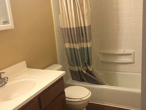 4th image of 2018 Peabody Ln APT 12