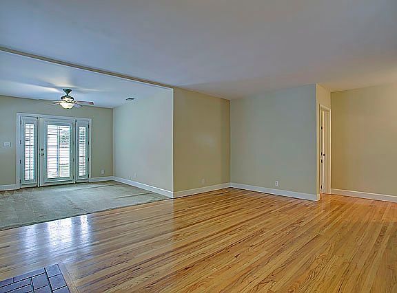 4th image of 1212 Cranbrook Ave