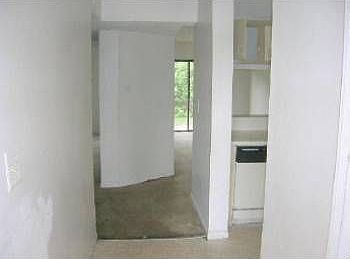 5th image of 4066 Lakeside Dr