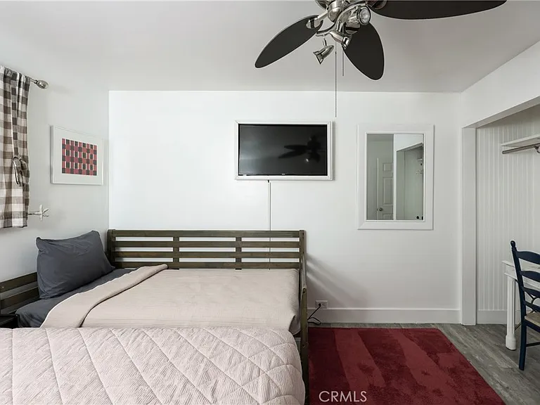 2214 W Oceanfront #A — Photo 13