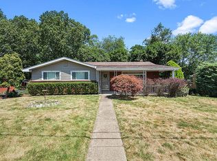 438 Englewood Dr, Pittsburgh, PA 15237