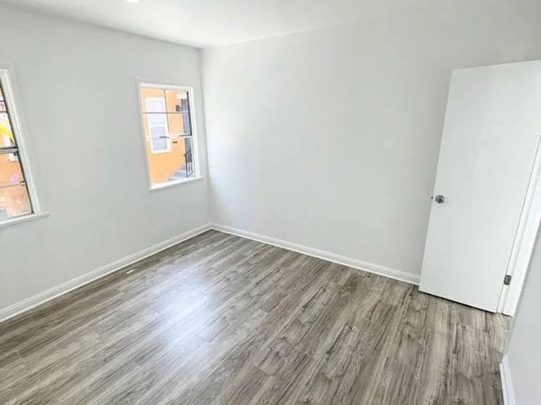 6215 Crenshaw Blvd #0 — Photo 5