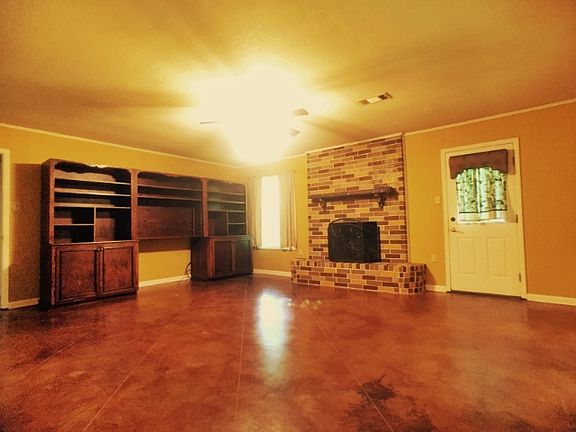 4th image of 5608 Vesta St