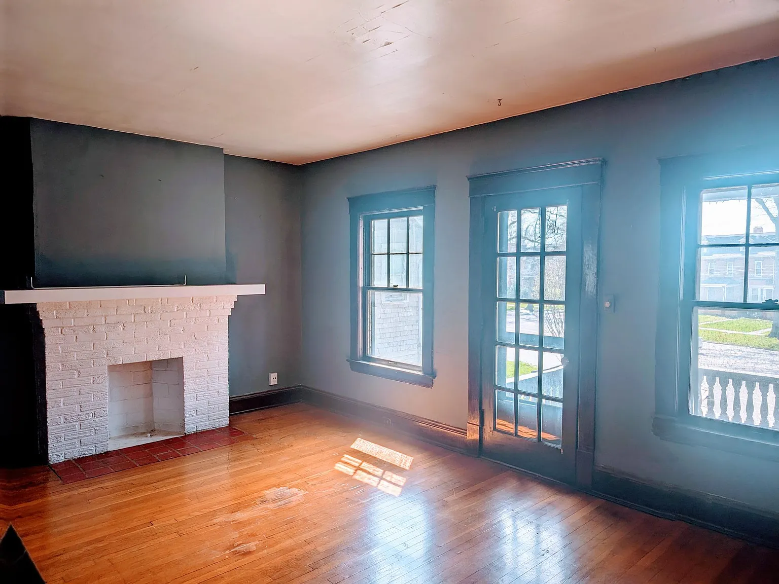 2 bed, 1000 sqft, $1,300 — Photo 4