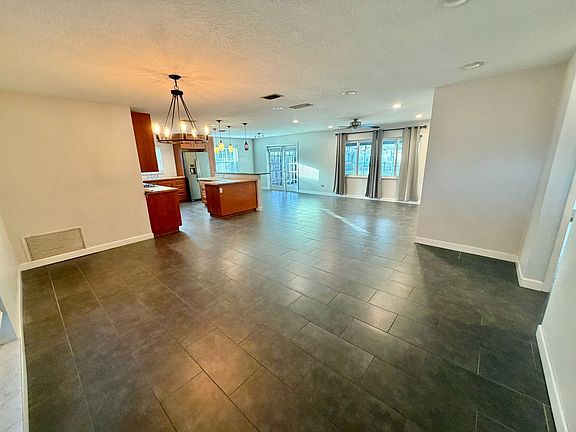2nd image of 653 Sherwood Dr