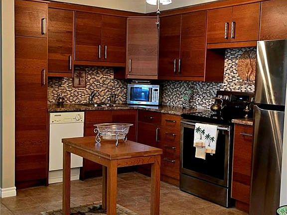 3rd image of 10 Woodman Dr S #108