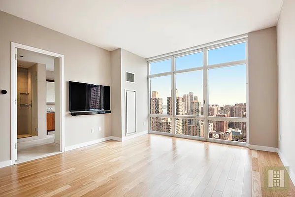 Rented by Halstead Real Estate | media 11