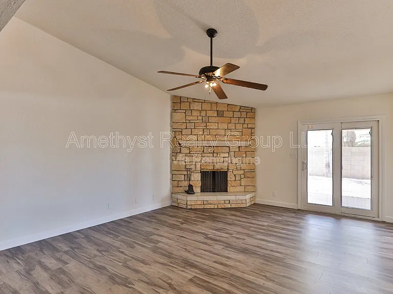 4419 W Shaw Butte Dr — Photo 9