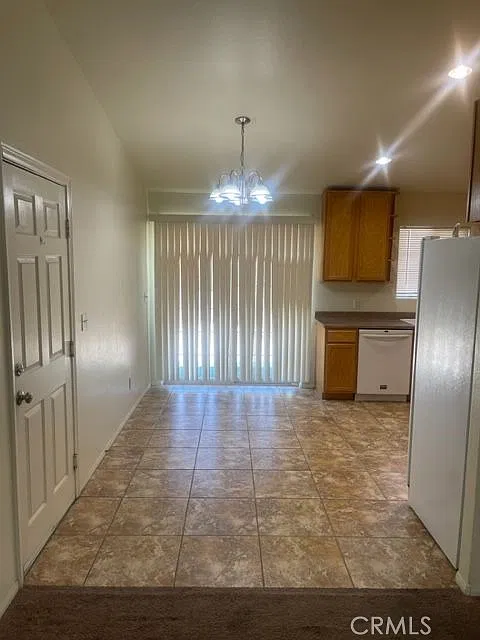 3 bed, 999 sqft, $1,650 — Photo 4