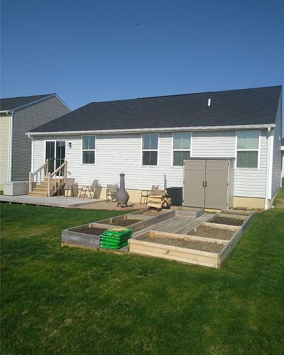 5248 Decker St, Barberton, OH 44203 | Zillow