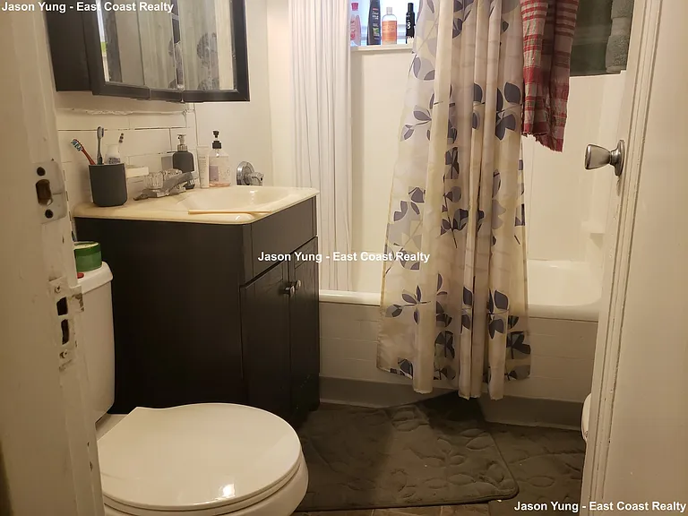 47 Linden St #2 — Photo 4