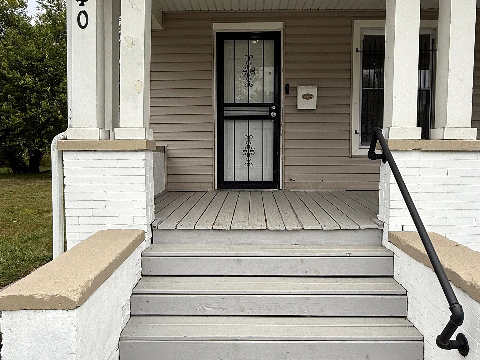 3 bed, $1,400 — Photo 2