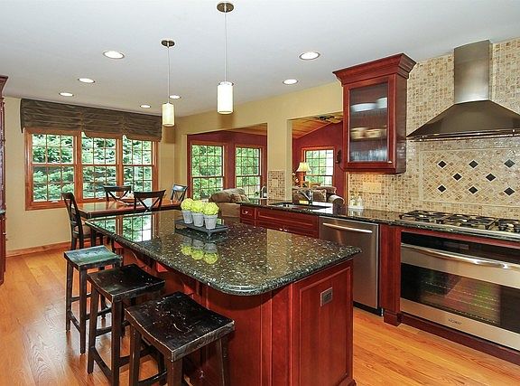 4th image of 1417 Fox Chase Ct