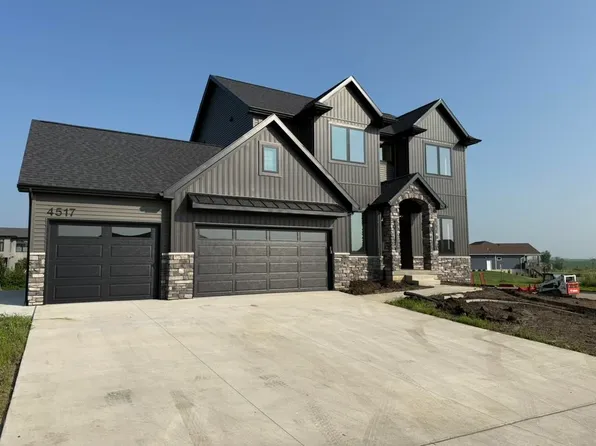 4517 Granite Ridge Rd, Cedar Falls, IA 50613