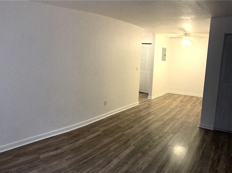 2nd image of 356 Lincoln St APT 18