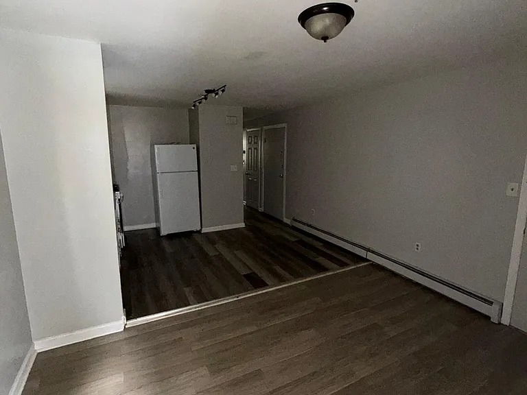 220 3rd St #3 — Photo 3