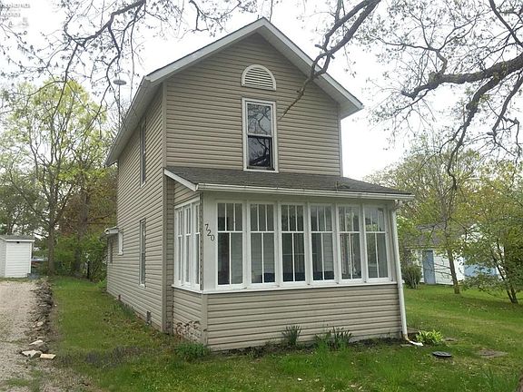 3rd image of 720 Cherry Ave