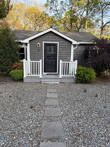 4 Mayfair Ct Photo 1