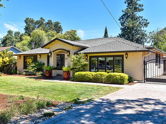 2nd image of 14900 Berry Way