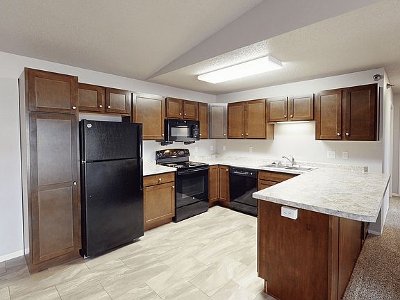 Kitchen Appliances, Including Built-In Microwave