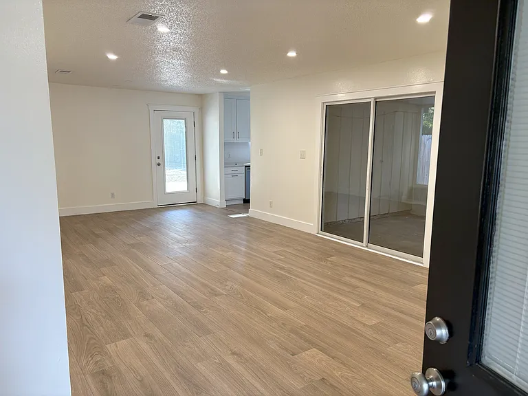 4017 Baywoods Dr — Photo 5