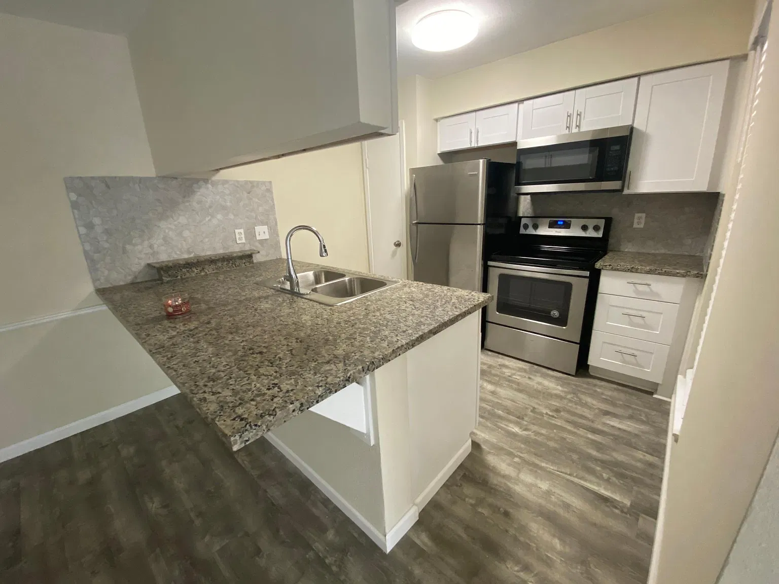 2 bed, 988 sqft, $1,350 — Photo 1