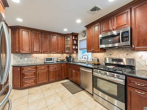 4th image of 309 Charles Ave