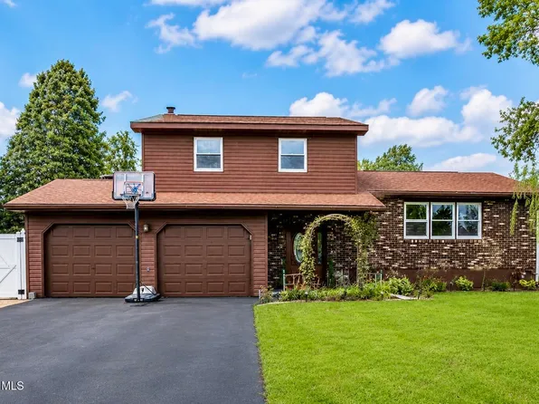 55 Alpine Drive, Latham, NY 12110