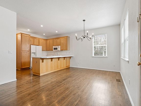 5th image of 402 NE 64th Pl