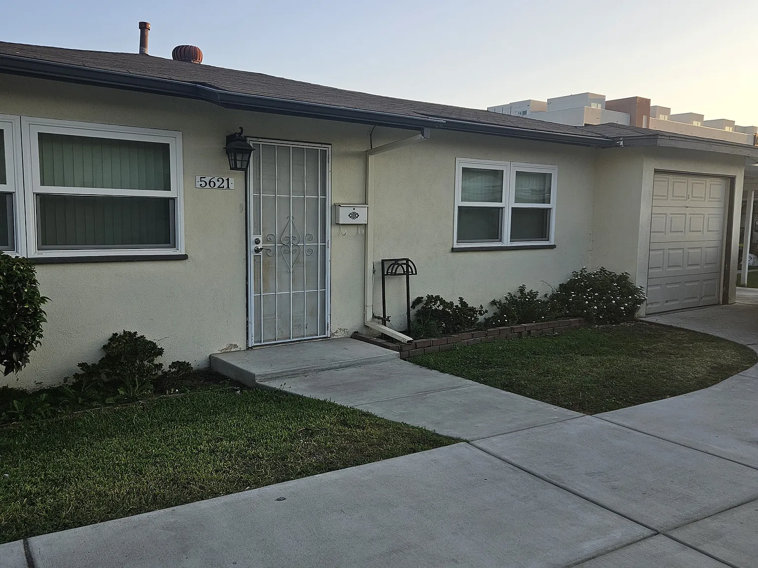 2 bed, 800 sqft, $2,800 — Photo 2