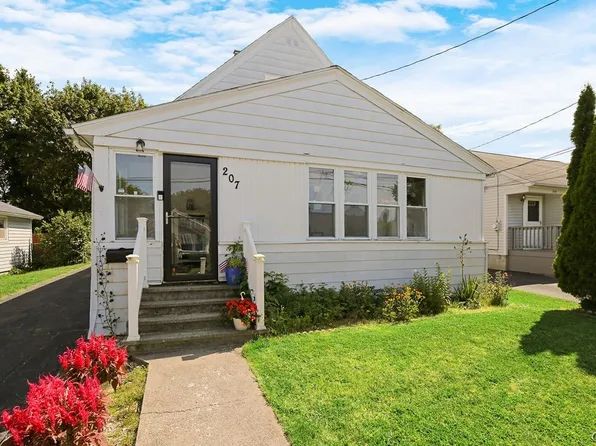 207 Cutler St, East Syracuse, NY 13057