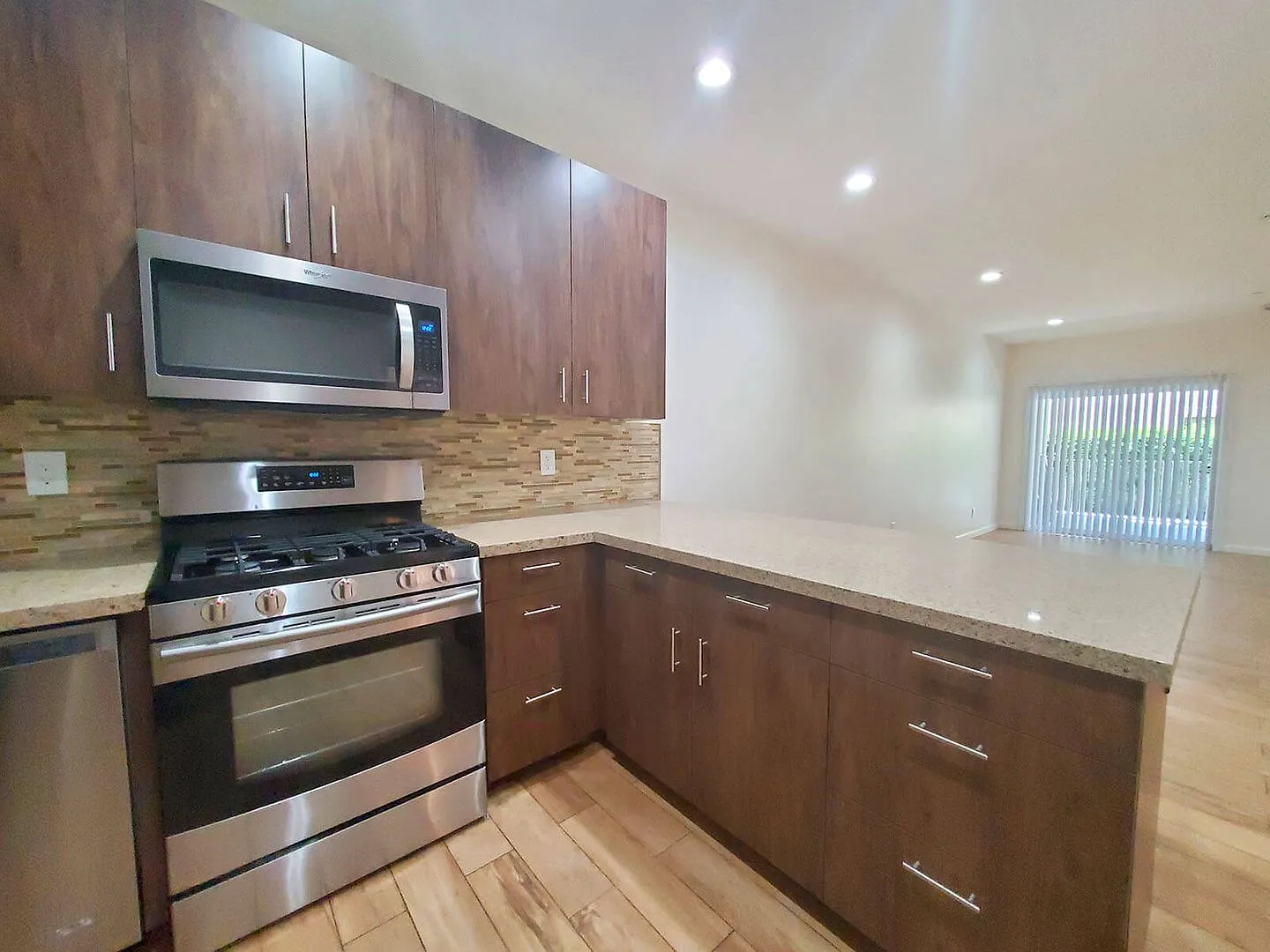 Laurel St Apartments — Photo 4
