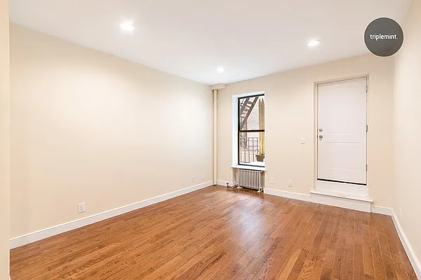 Rented by Triplemint | media 12