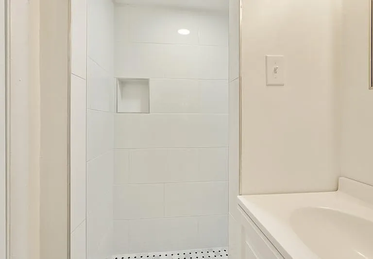 Main / Entry Level Full Bath